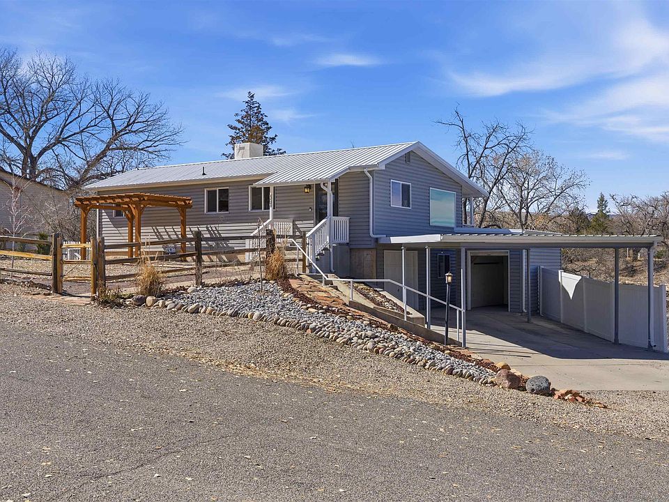 1st image of 407 Dressell Dr