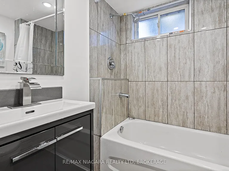 8235 Paddock Trail Dr #LOWER — Photo 11