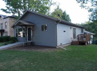409 4th Ave, Baraboo, WI 53913