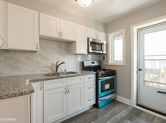 3rd image of 2624 W Farragut Ave APT 2S