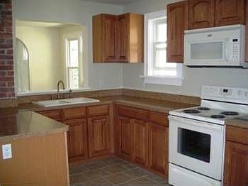 4th image of 102 N Toll St