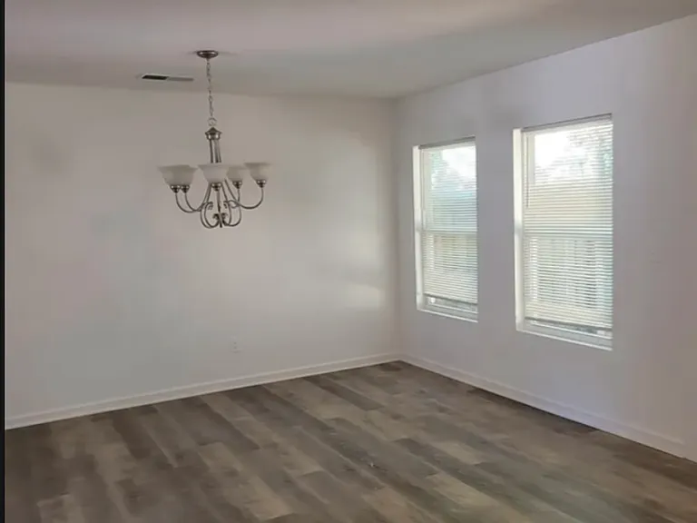 315 Crestfield Cir — Photo 7