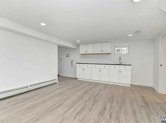 4th image of 228 Cleveland St