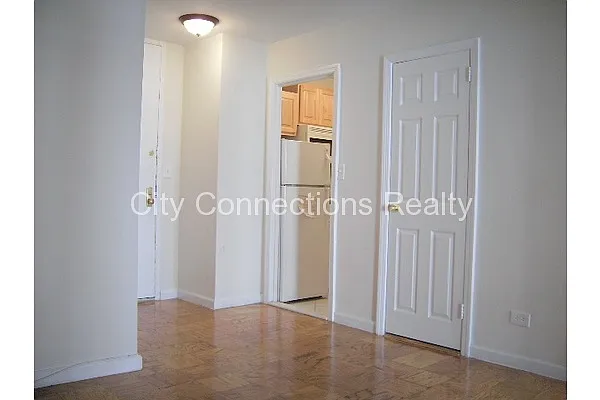 Rented by City Connections Realty | media 15