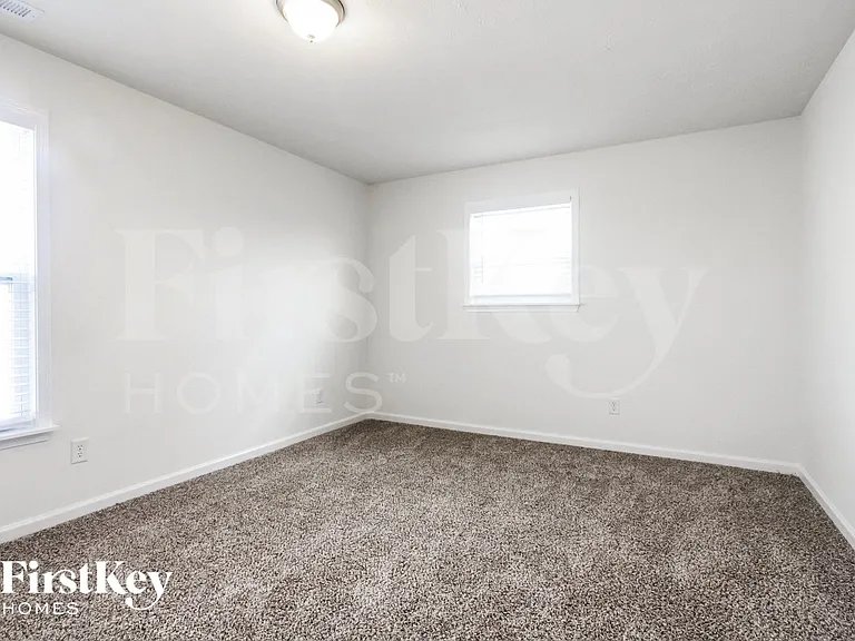 7240 Lockford Walk N — Photo 11