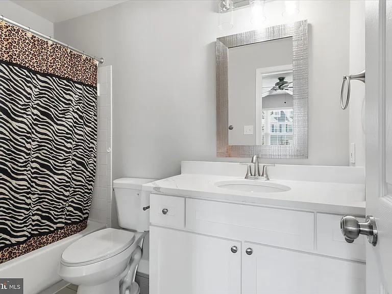 111 Connery Ter SW — Photo 12