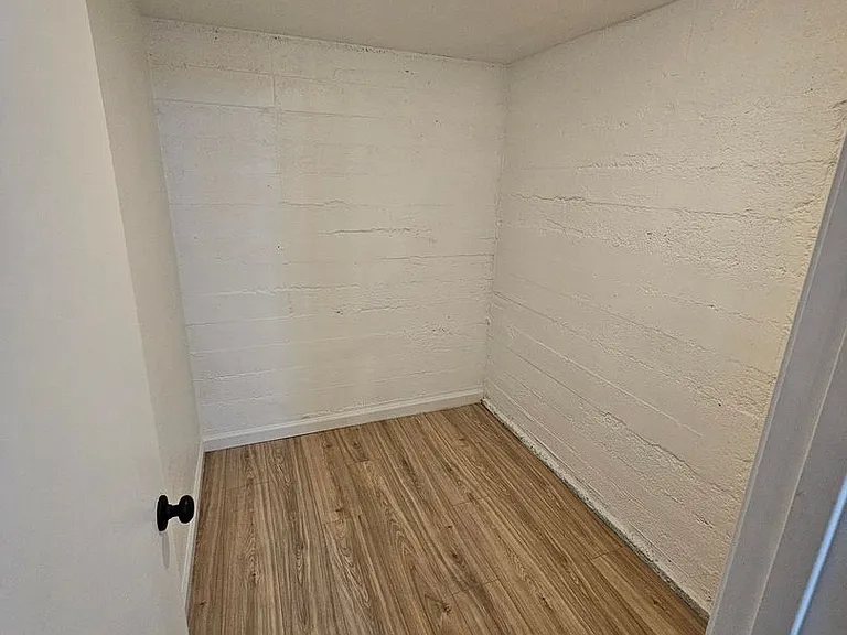 202 W 2nd Ave #1 — Photo 17