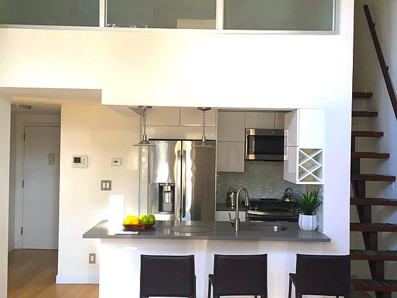 5th image of 220 Richardson St #2B