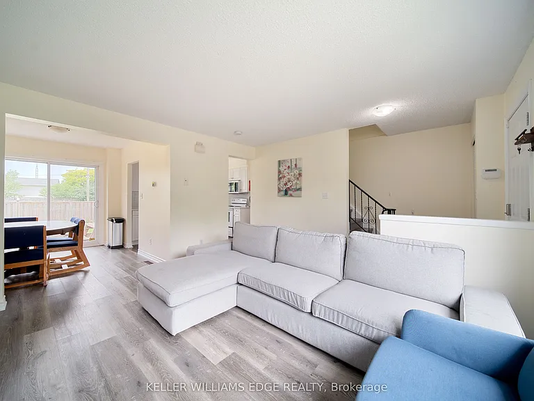 124 Romy Cres — Photo 4