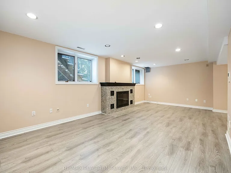 12 Donwoods Dr — Photo 35