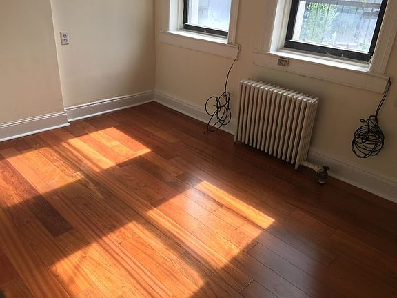 5th image of 2716 Hoyt Ave S APT 2R