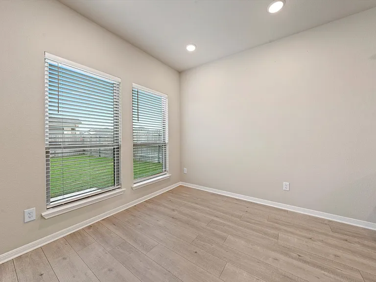 7445 Garden Glen Dr — Photo 10