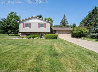 11433 Whitaker Rd, Fenton, MI 48430