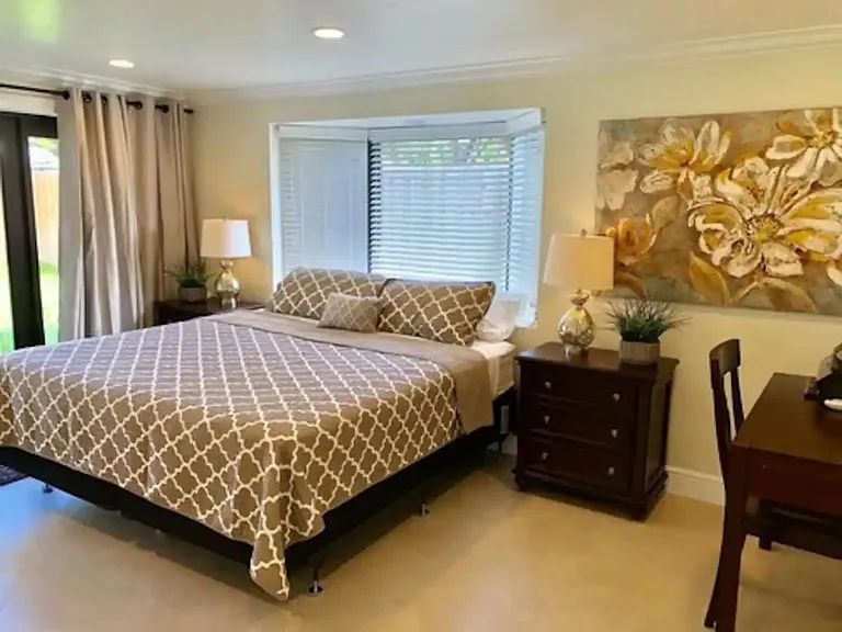 3211 Seaward Dr — Photo 15