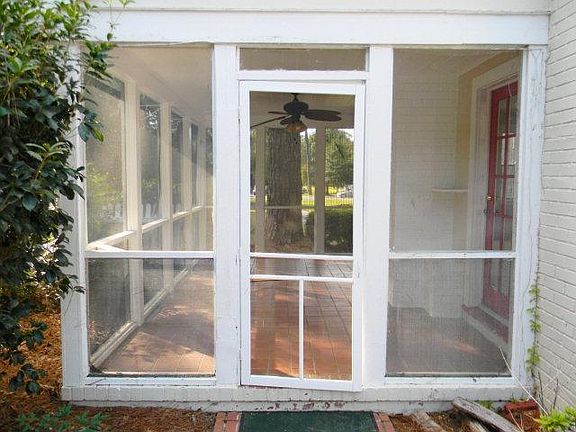5th image of 2417 N Oak St