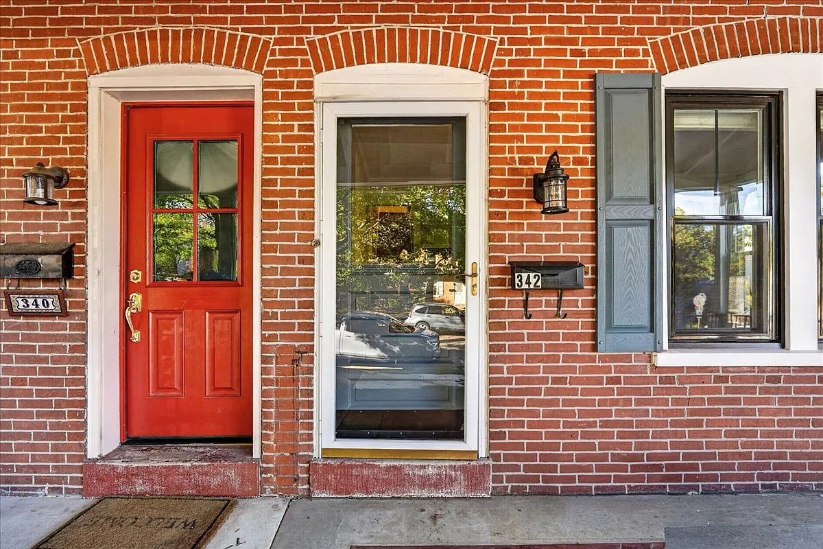 3 bed, 1450 sqft, $3,950 — Photo 4