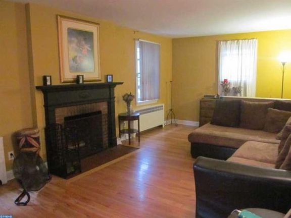 3rd image of 153 Glentay Ave