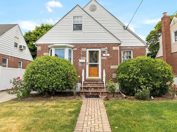 36 Academy Street, Oceanside, NY 11572