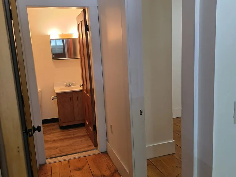 14 Main St #10 — Photo 10