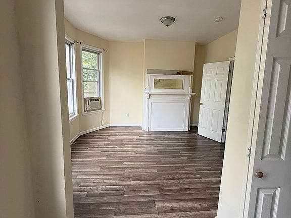 2nd image of 93 Marion St