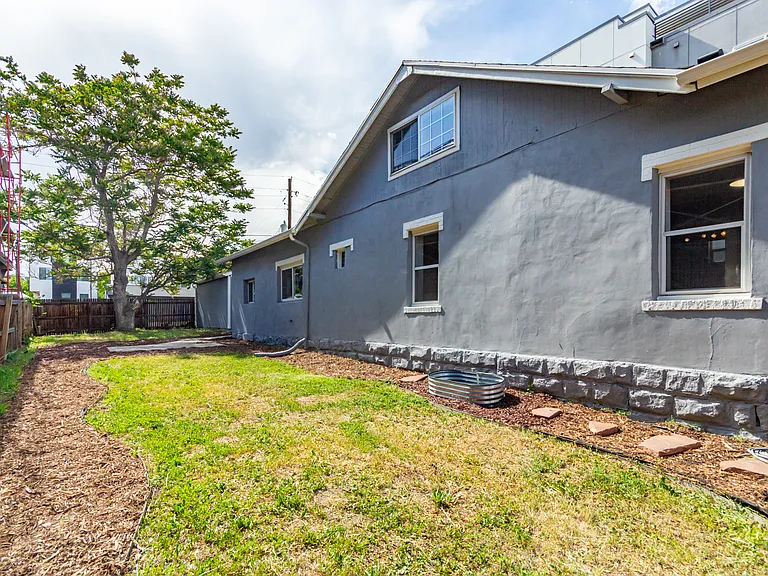 1731 Grove St — Photo 3