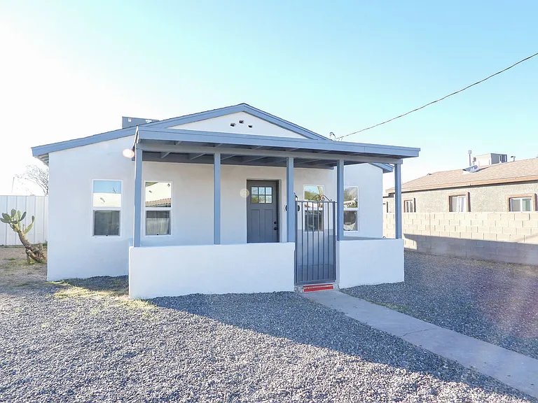2639 N Fontana Ave — Photo 1