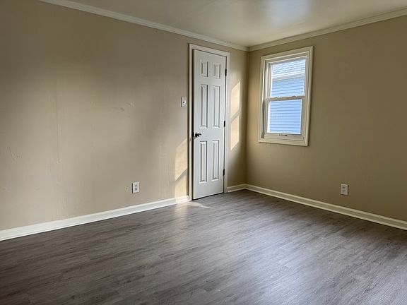 2nd image of 1303 Linwood Ave Unit 2