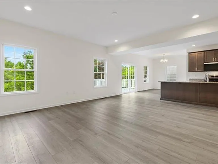 220 Bishop Rd — Photo 5