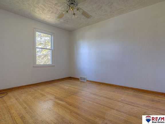 4th image of 5415 S 50th Ave