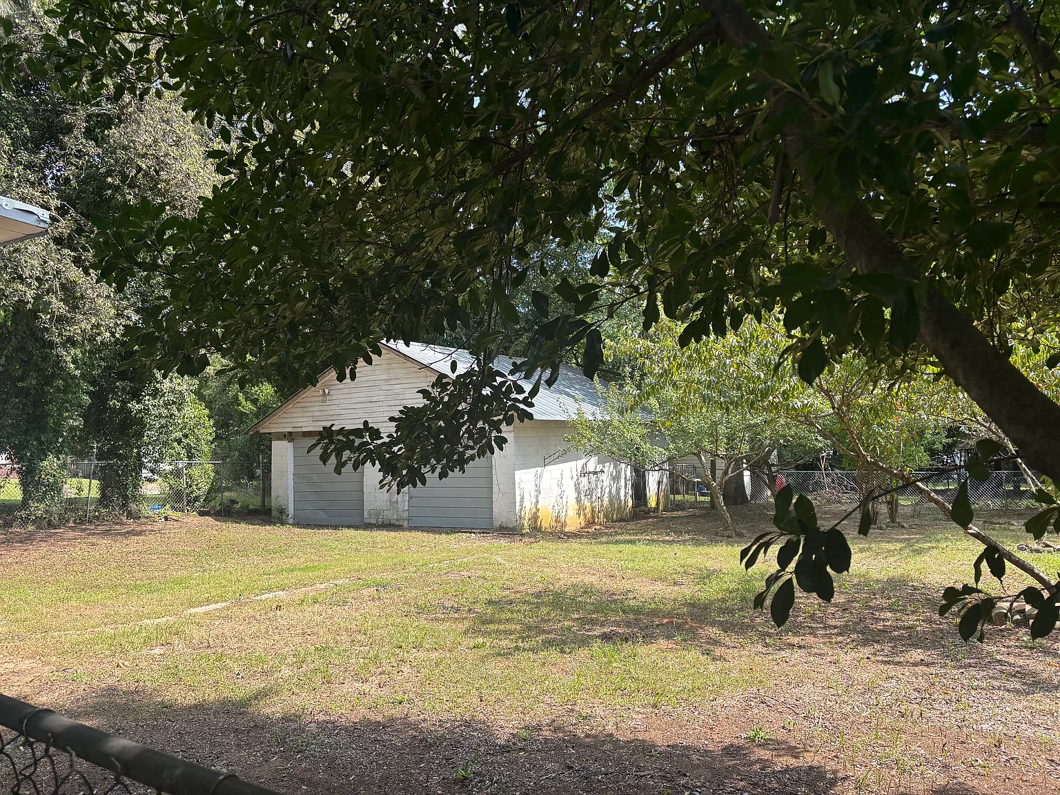 3 bed, $1,100 — Photo 3