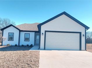 1607 Al Ortolani Way, Pittsburg, KS 66762