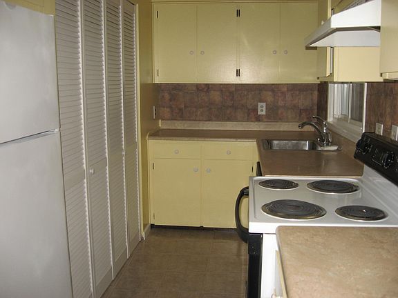 5th image of 26727 Bryan St