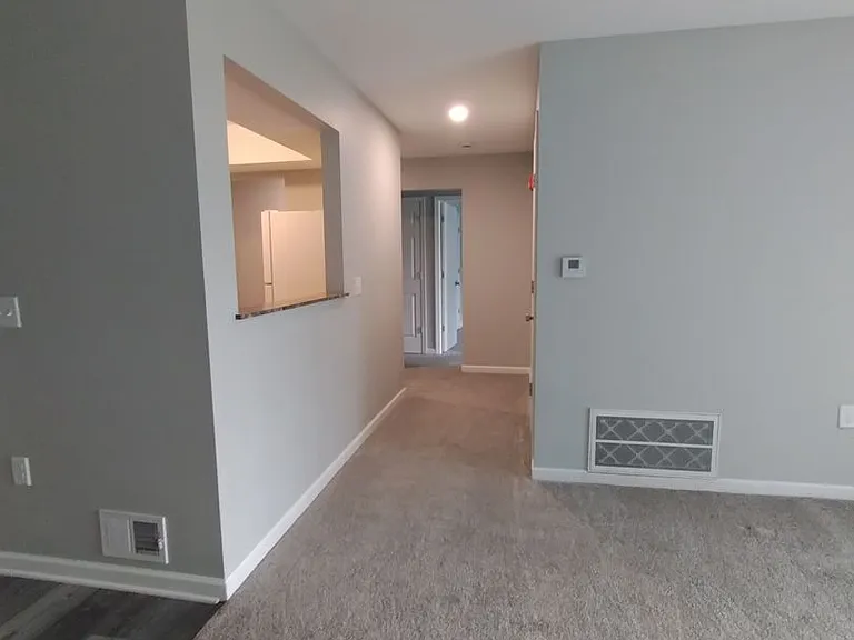 11 Robert Dr — Photo 4