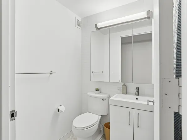 20 Exchange Place 1322 image 3 of 19