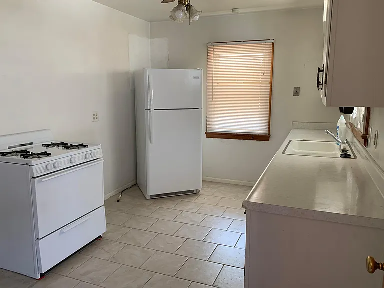 2115 Dresden Ave — Photo 2