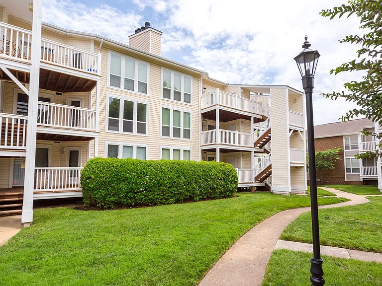 Ghent Village Apartments — Photo 41