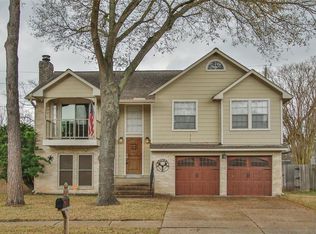 15654 Pebble Lake Dr, Houston, TX 77095
