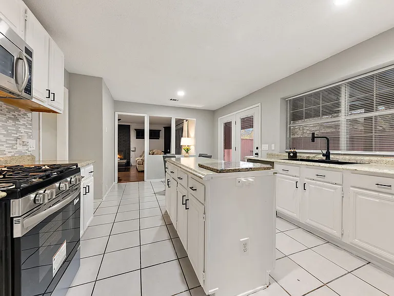 509 Newberry St — Photo 24