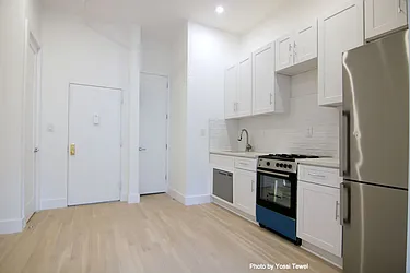 Rented by Uptown Flats LLC