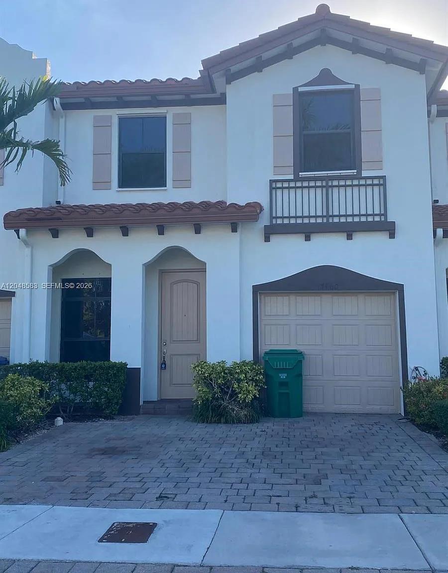3 bed, 2.5 bath, 1710 sqft, $3,150 — Photo 1