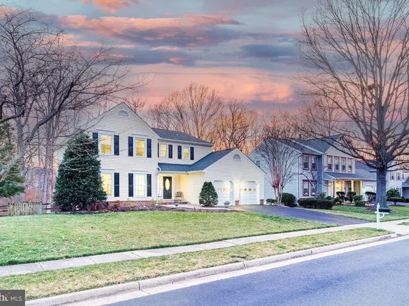 12021 Sugarland Valley Dr, Herndon, VA 20170