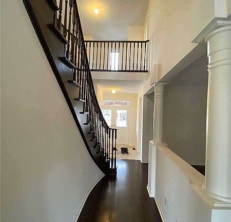 3rd image of 40 Cookview Dr