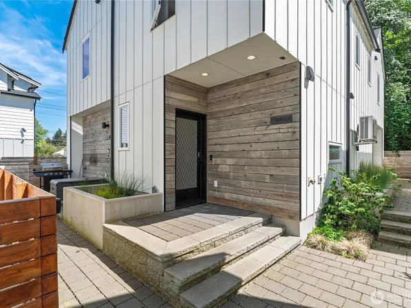 10350 Wallingford Avenue N #B, Seattle, WA 98133