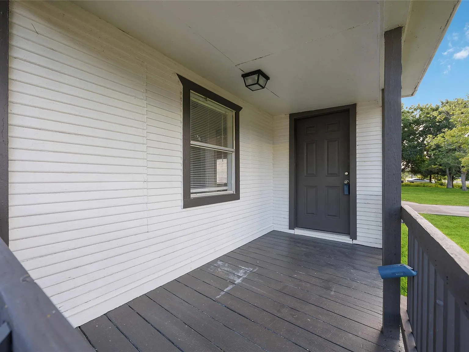 2 bed, 1.0 bath, 932 sqft, $1,450 — Photo 2