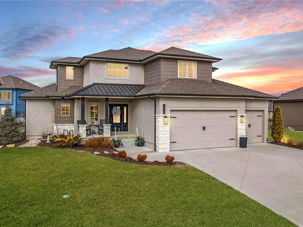 1503 Woodland Rd, Greenwood, MO 64034