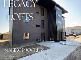 1804 E 1st Ave #3, Mitchell, SD 57301