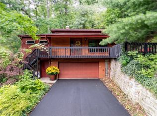 486 Woodlawn Rd, Jeannette, PA 15644