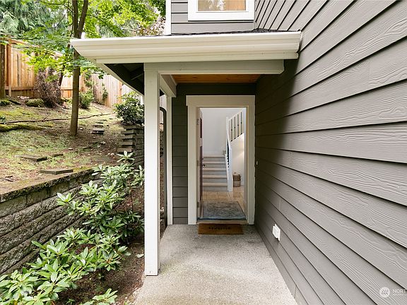 3rd image of 18915 16th Avenue NE