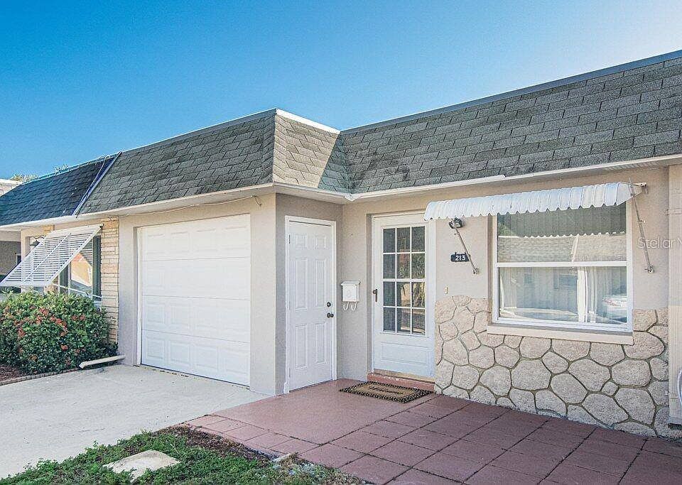 1st image of 213 Portree Dr