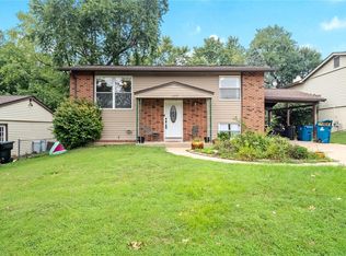 11955 Glenpark Dr, Maryland Heights, MO 63043